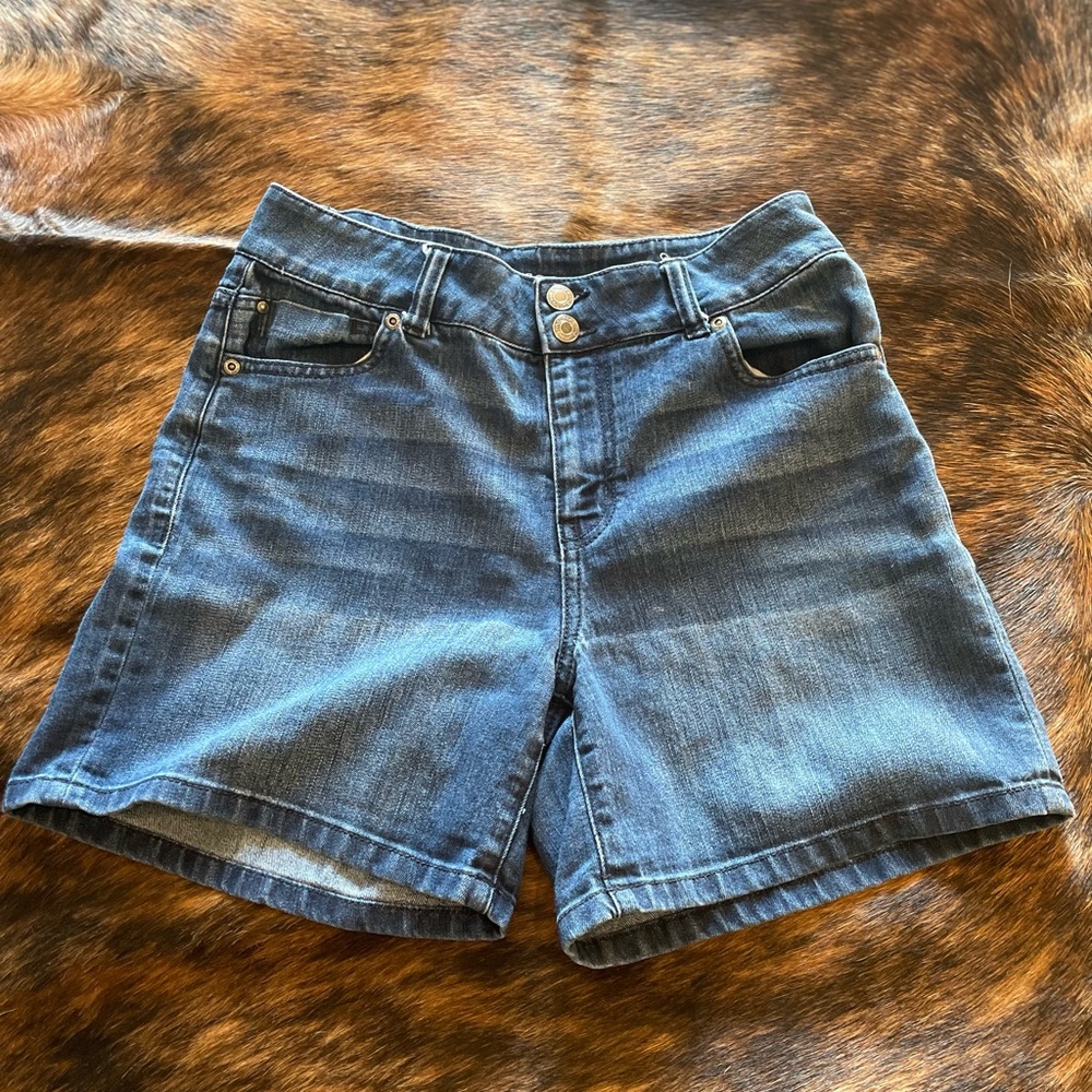 Women’s Maurices Shorts